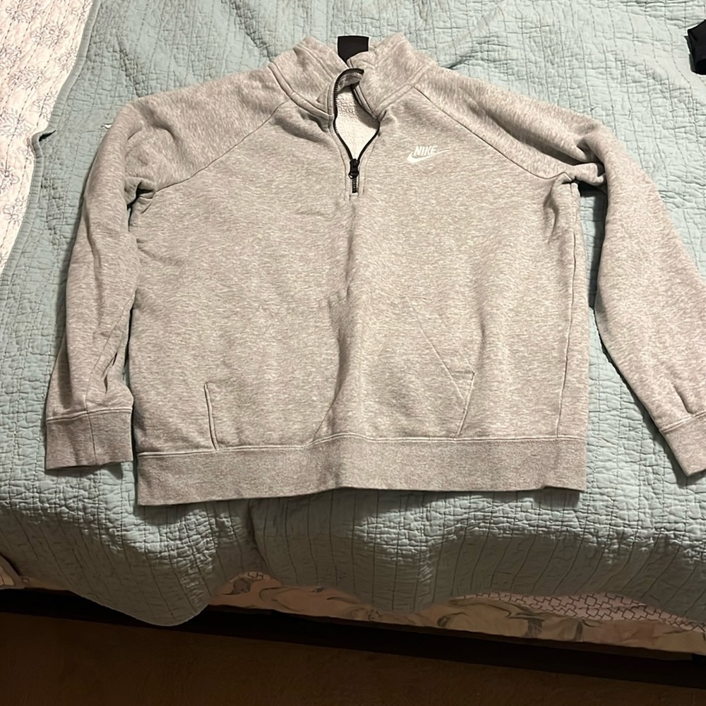 Nike quarter zip sweatshirt with pocket